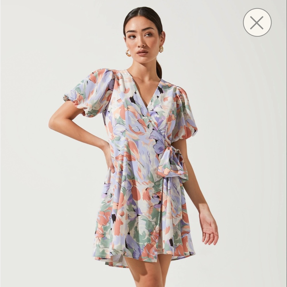 NWT ASTR the Label Roxie Dress in Coral Multi - Small